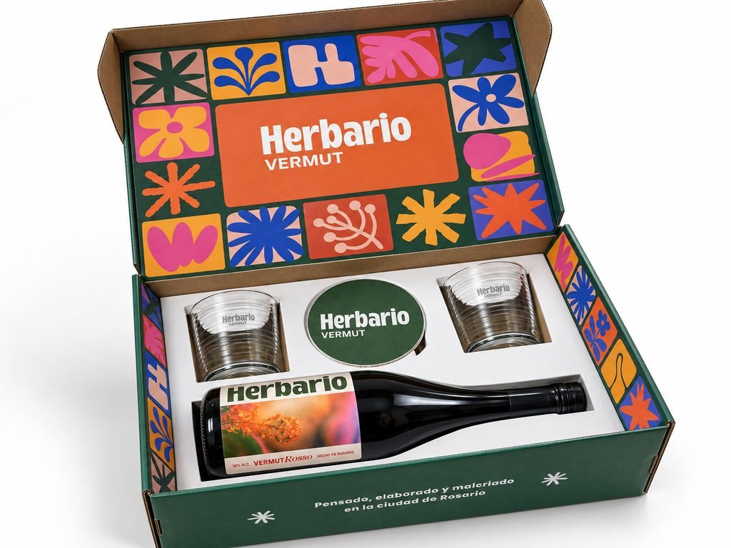Packaging para gin Herbario en estuche de cartulina impresa para botella